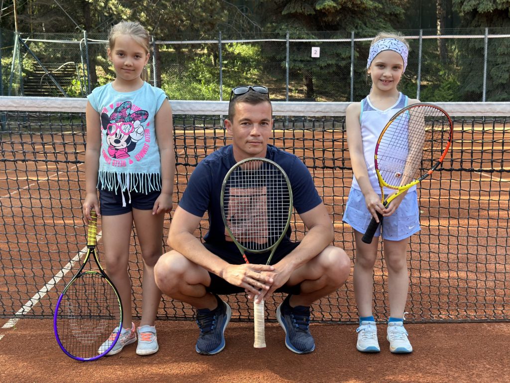 Rozhovor: tenisový tréner Tomáš Ševcov, ktorý pomáha deťom napredovať 10
